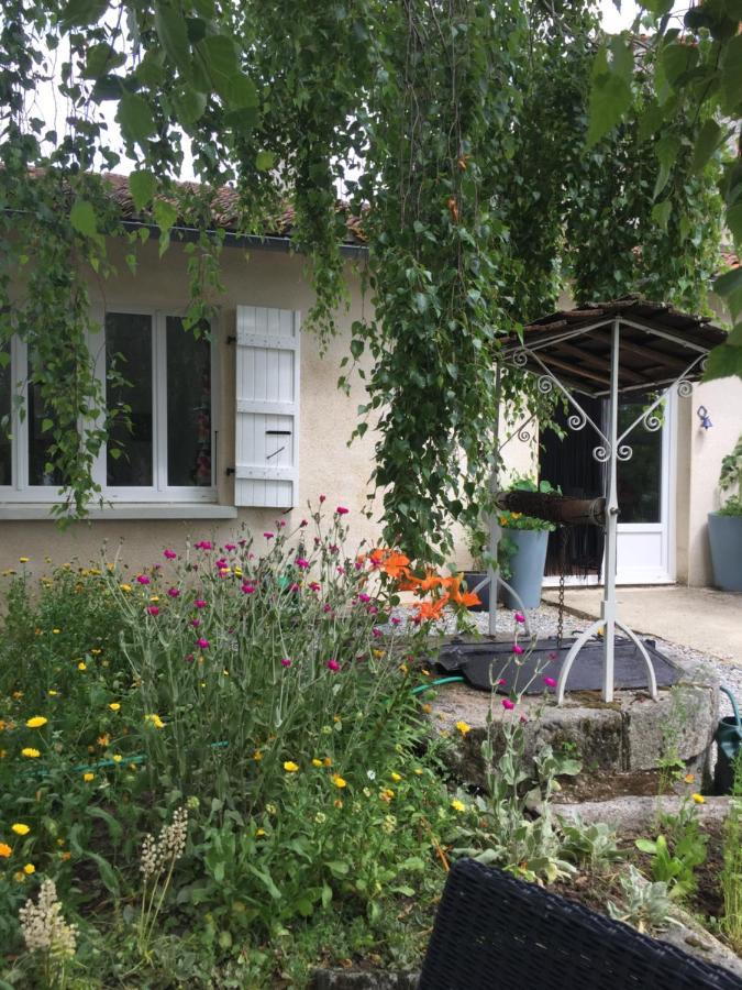 Le Gite Du Petit Renard: A Tranquil Gite With Pool Oradour-Saint-Genest Luaran gambar