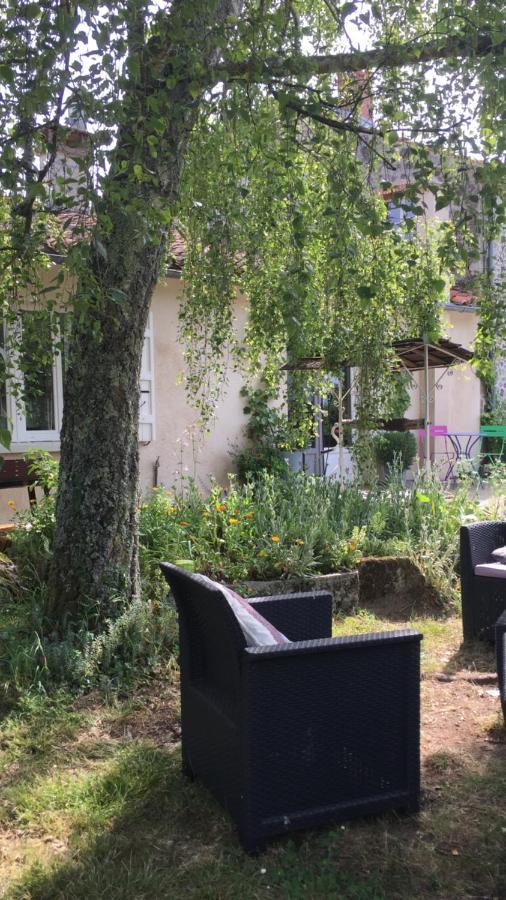 Le Gite Du Petit Renard: A Tranquil Gite With Pool Oradour-Saint-Genest Luaran gambar